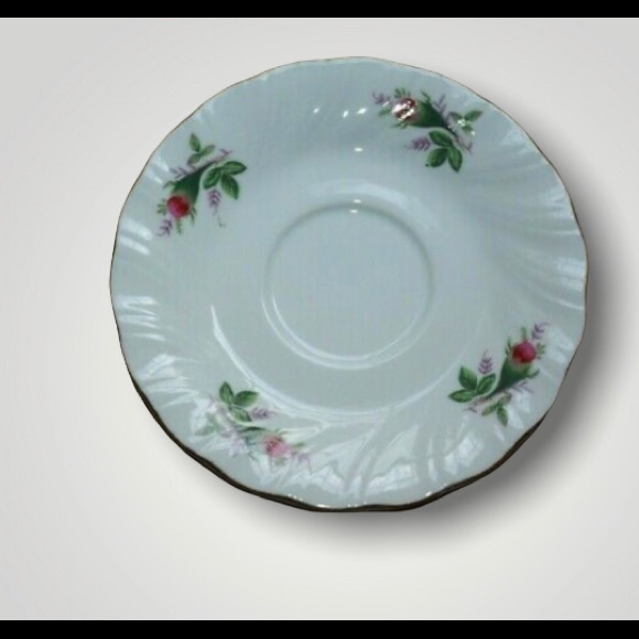 Vintage Truly Tasteful Fine China Victorian Rose Bud Gold Rim Tea Cup and Saucer - Picture 2 of 4